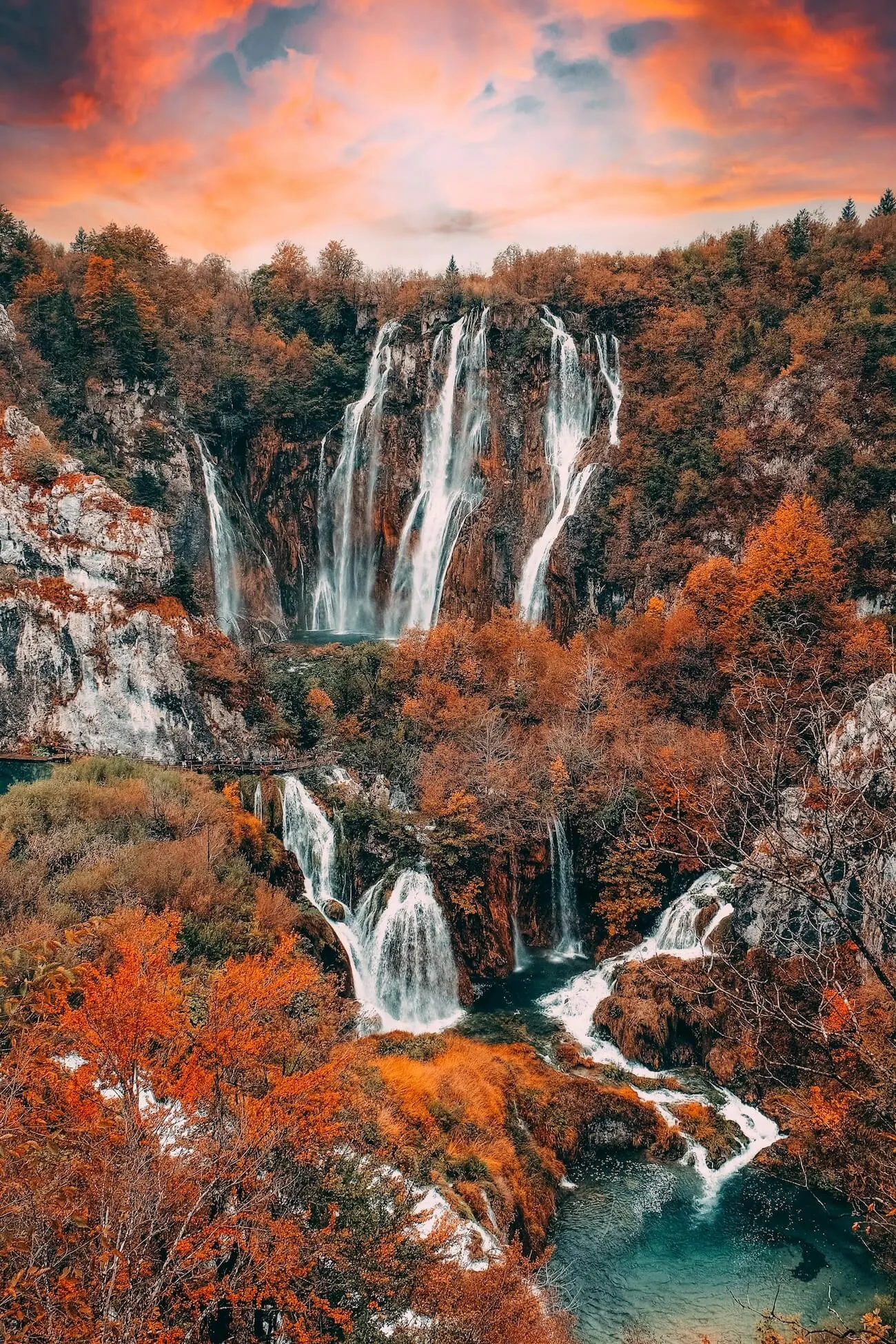 plitvice-lakes-in-fall.jpg